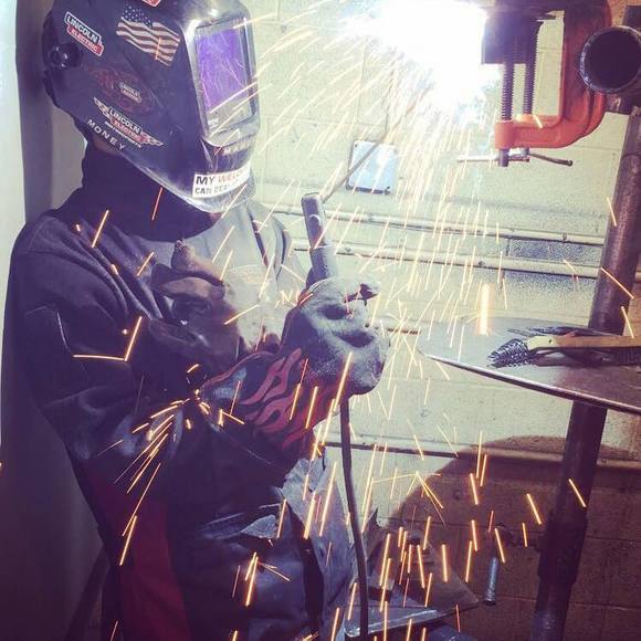 Meet your Posher, Nik - Picture 1 of 1